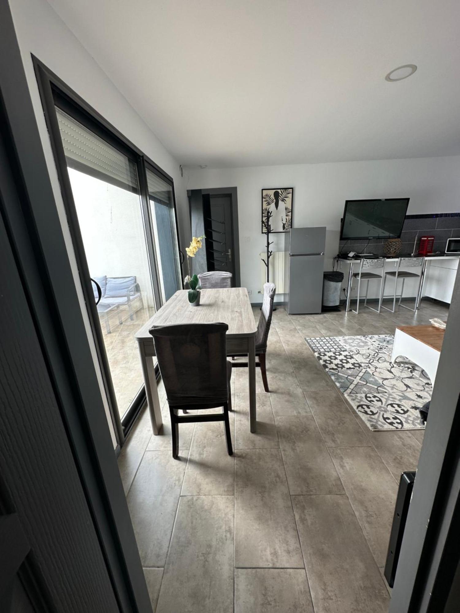 Superbe Appartement Avec Piscine Et Spa Privatif Villeneuve-lès-Béziers المظهر الخارجي الصورة