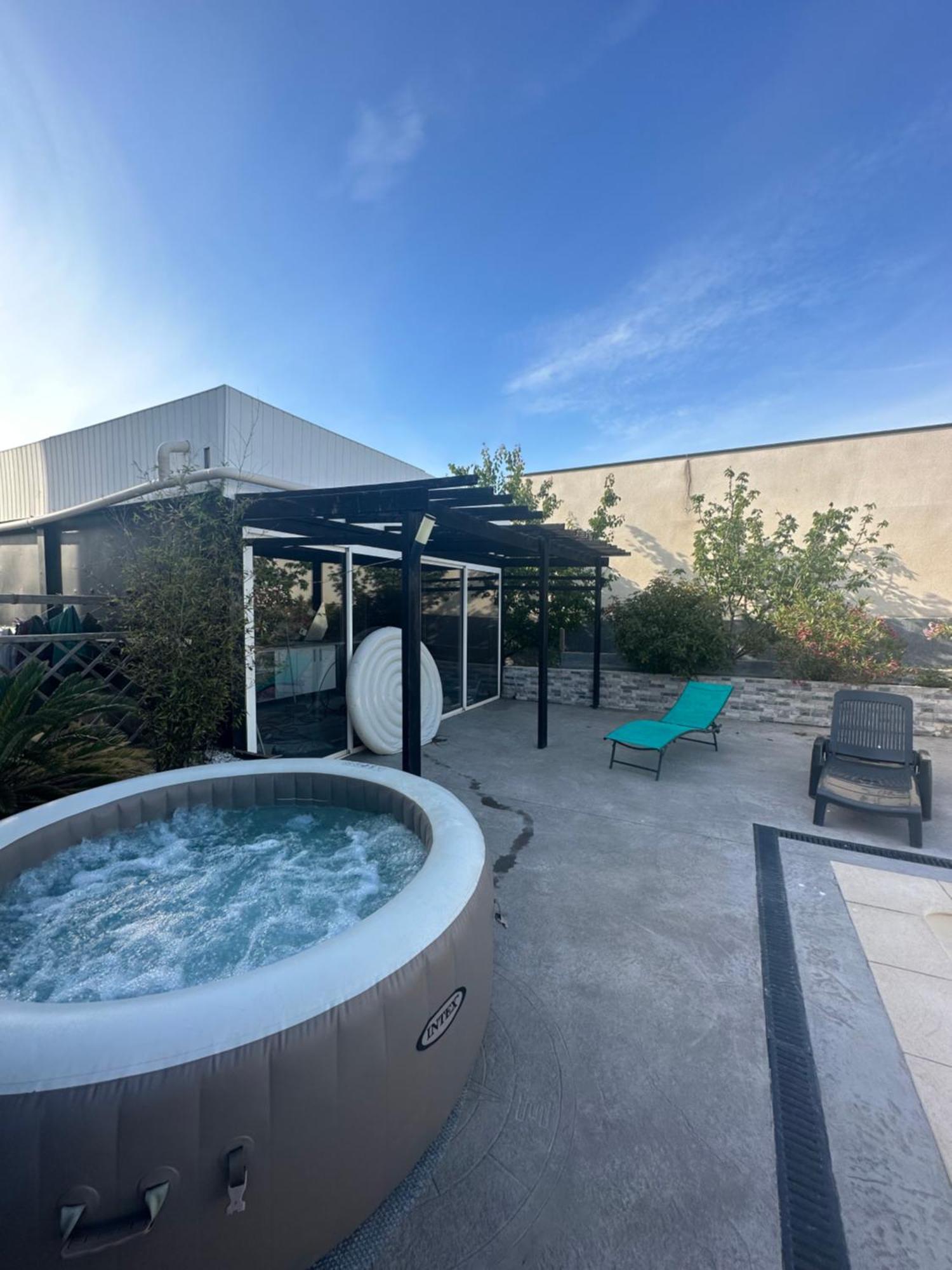 Superbe Appartement Avec Piscine Et Spa Privatif Villeneuve-lès-Béziers المظهر الخارجي الصورة