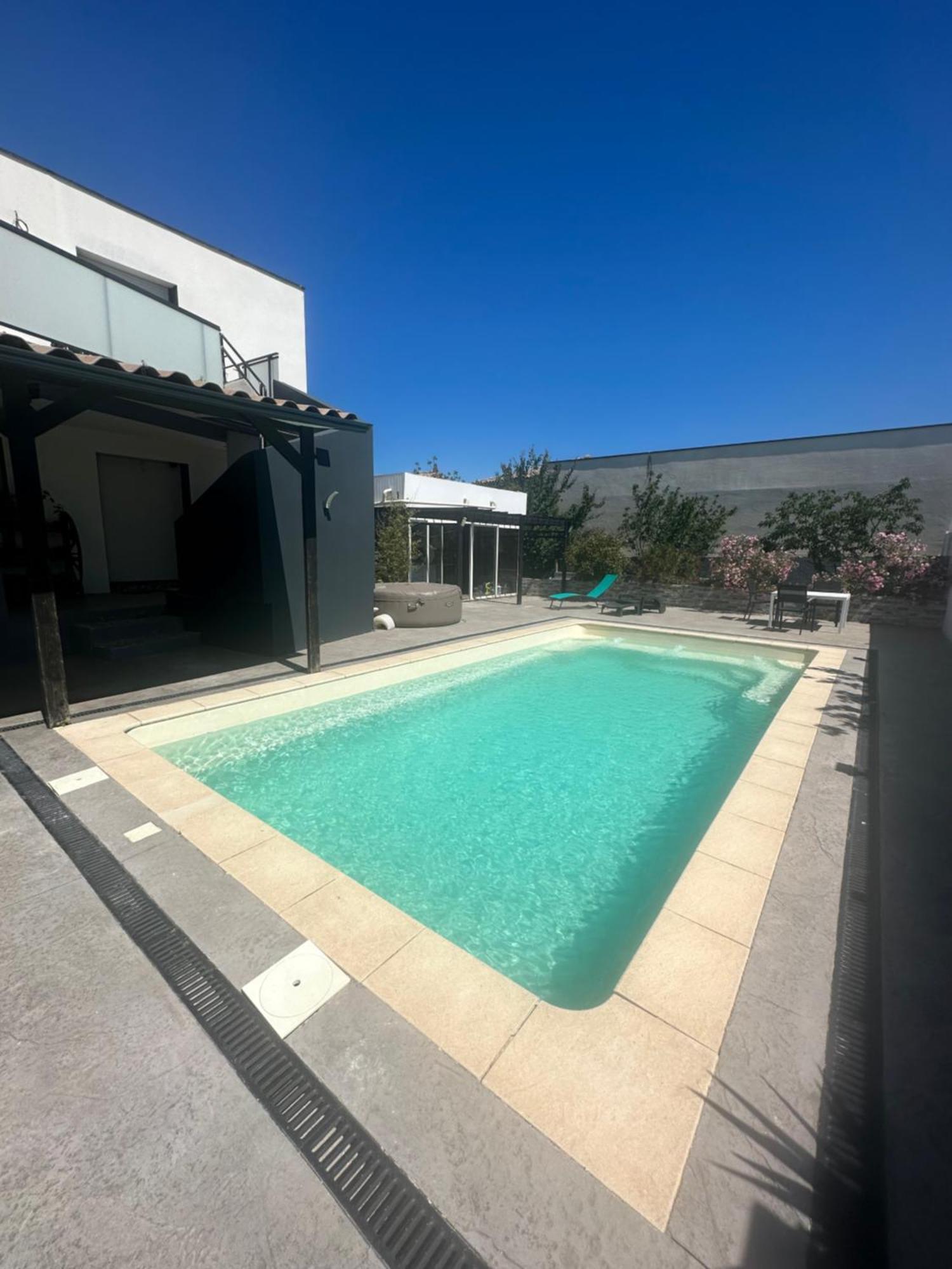 Superbe Appartement Avec Piscine Et Spa Privatif Villeneuve-lès-Béziers المظهر الخارجي الصورة